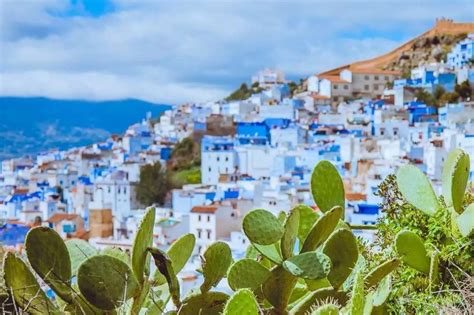 why is chefchaouen morocco blue.